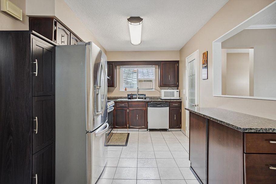 4975 Moss Street Vancouver, BC - 12