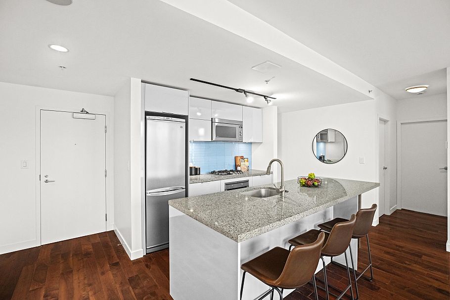 3501 128 W Cordova Street Vancouver, BC - 3