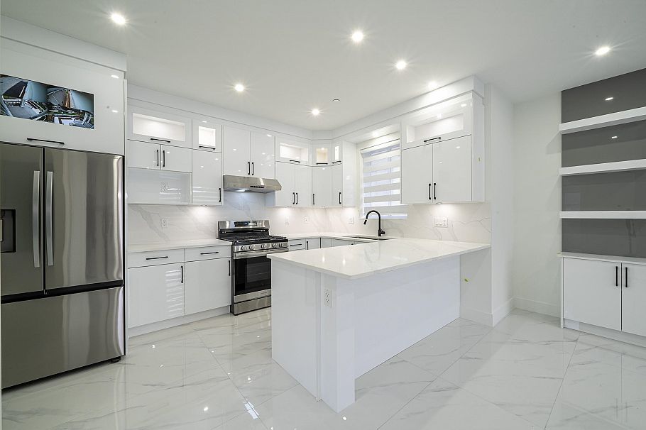 2172 E 46th Avenue Vancouver, BC - 6