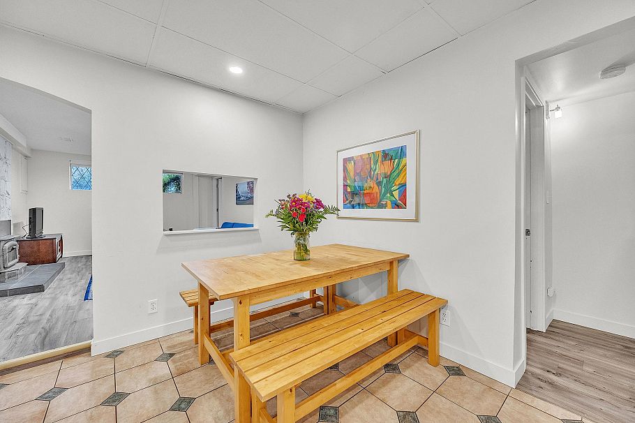 3296 Institute Road North Vancouver, BC - 18