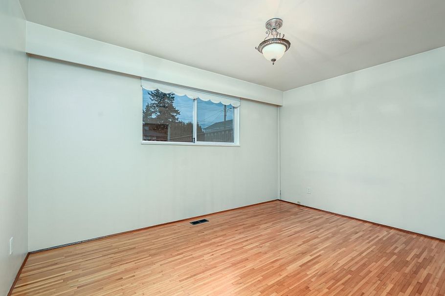 3226 E 1st Avenue Vancouver, BC - 10