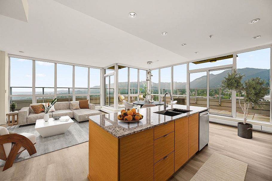 2002 135 E 17th Street North Vancouver, BC - 4