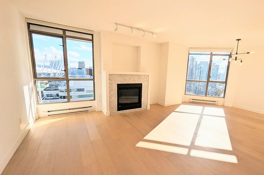 1903 867 Hamilton Street Vancouver, BC - 2