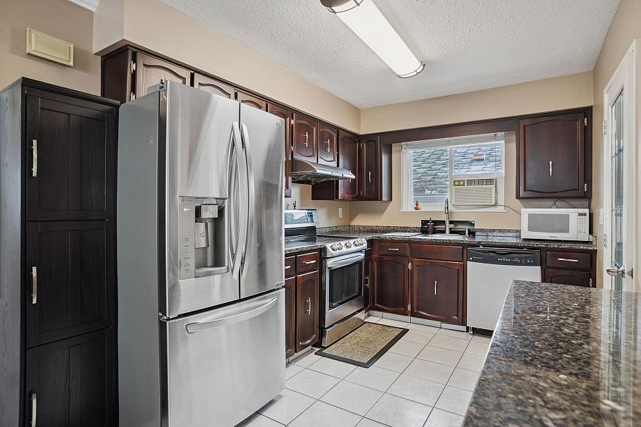 4975 Moss Street Vancouver, BC - 13