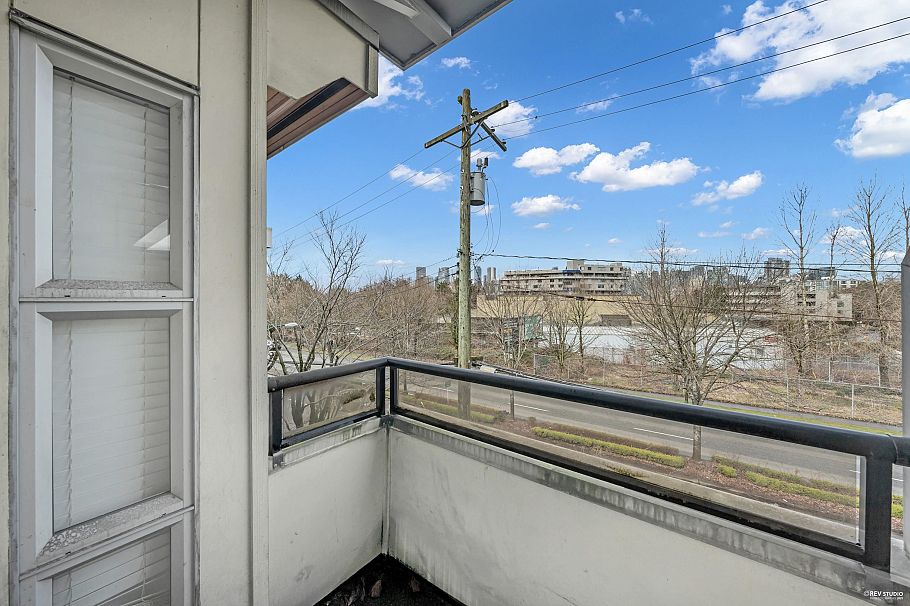 30 638 W 6th Avenue Vancouver, BC - 30