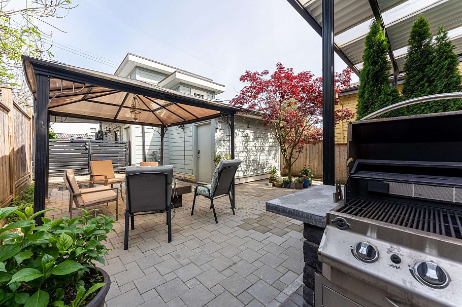 7380 Ontario Street Vancouver, BC - 24