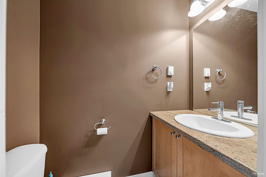 30 638 W 6th Avenue Vancouver, BC - 22