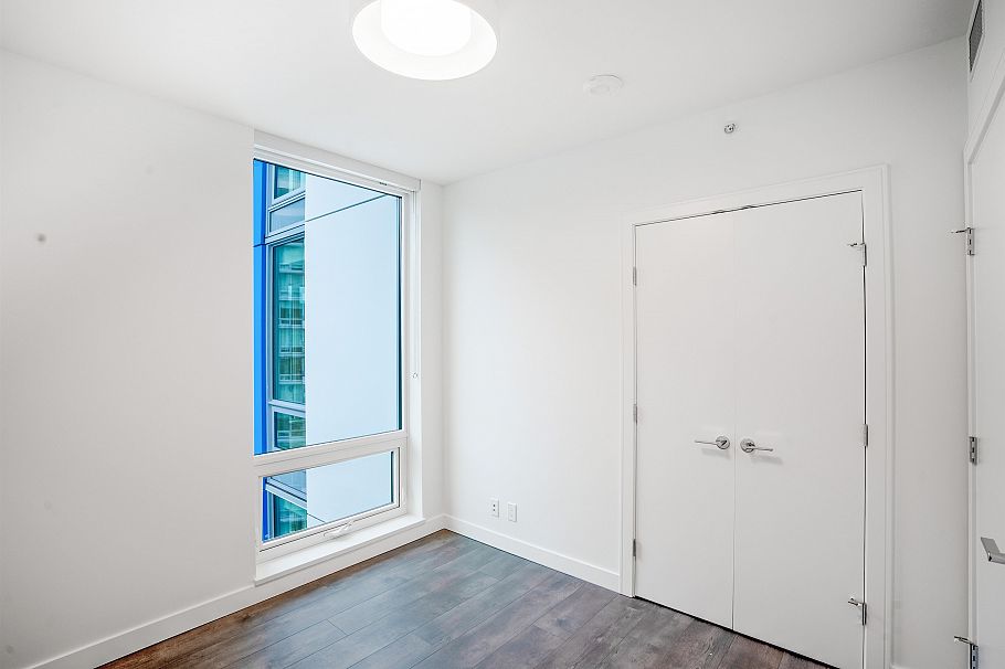 2201 1500 Fern Street North Vancouver, BC - 17