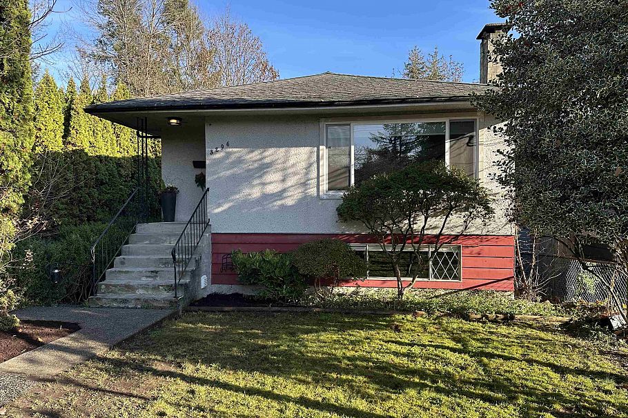 3296 Institute Road North Vancouver, BC - 28