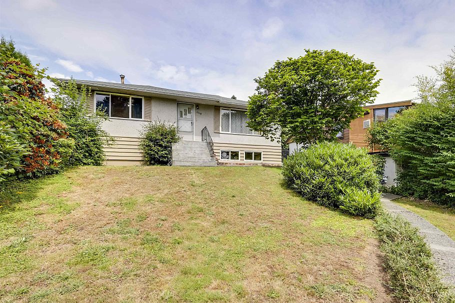1118 Cloverley Street North Vancouver, BC - 3