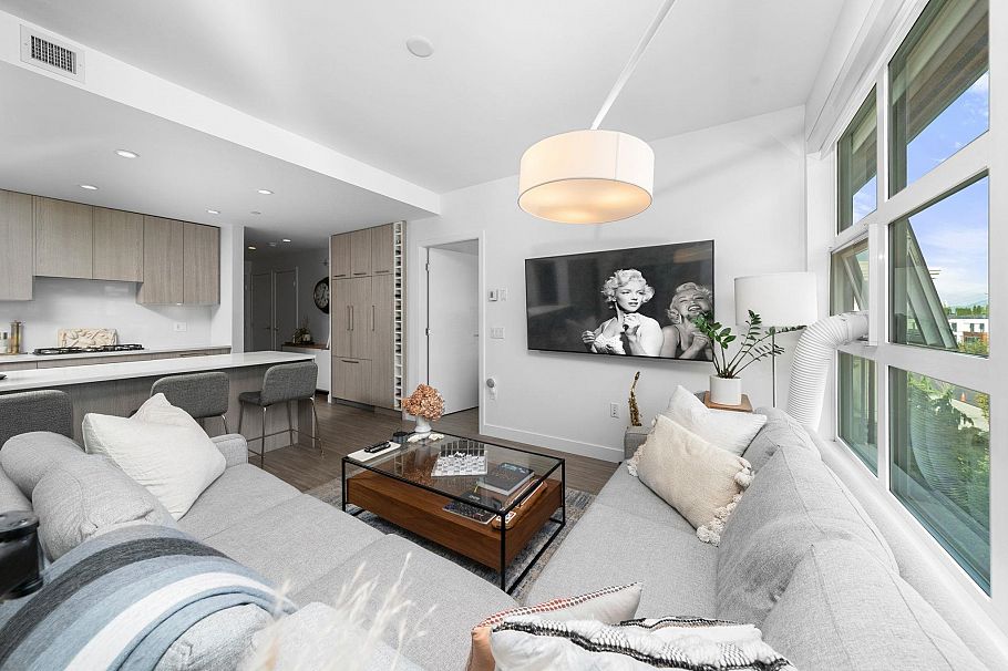 413 747 E 3rd Street North Vancouver, BC - 11