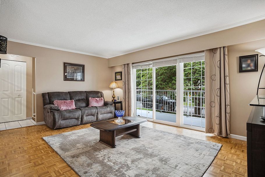 4975 Moss Street Vancouver, BC - 4