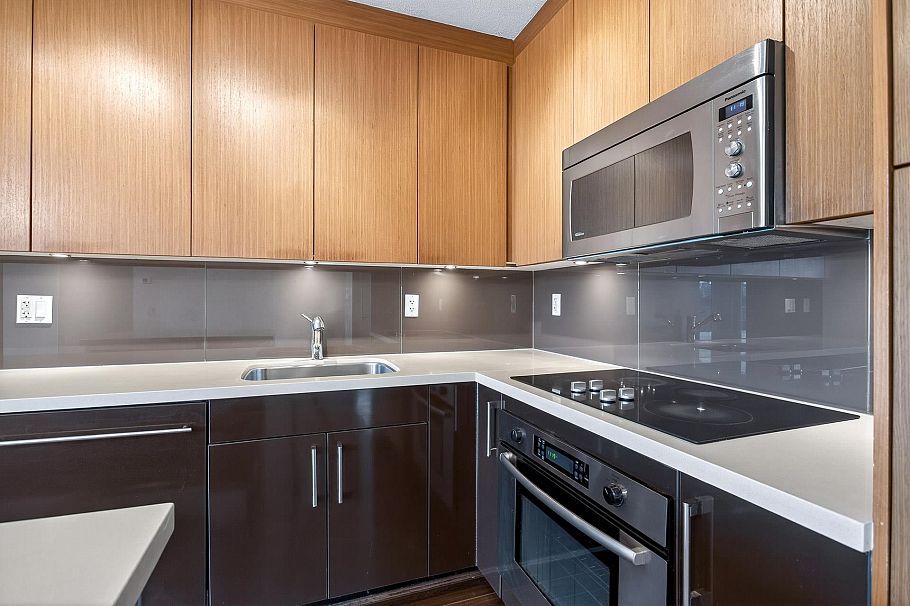 502 1833 Crowe Street Vancouver, BC - 4