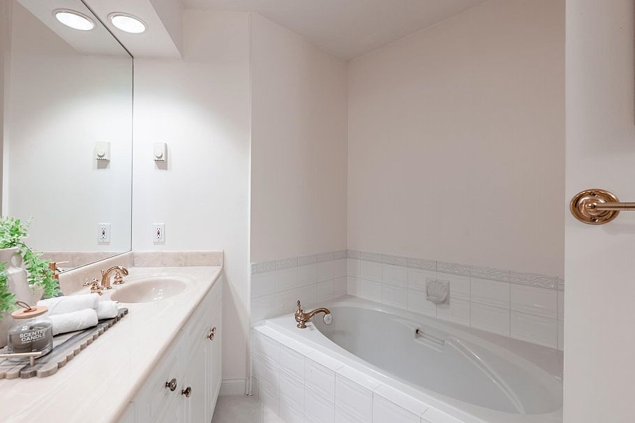 104 5835 Hampton Place Vancouver, BC - 18