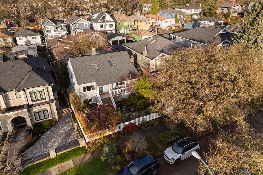 231 E 40th Avenue Vancouver, BC - 37