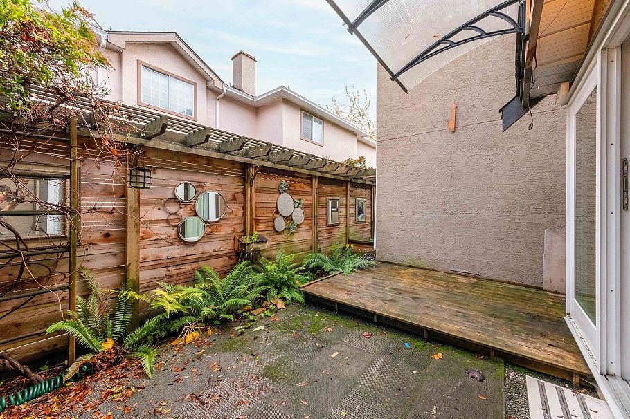 3 237 W 16th Street North Vancouver, BC - 29