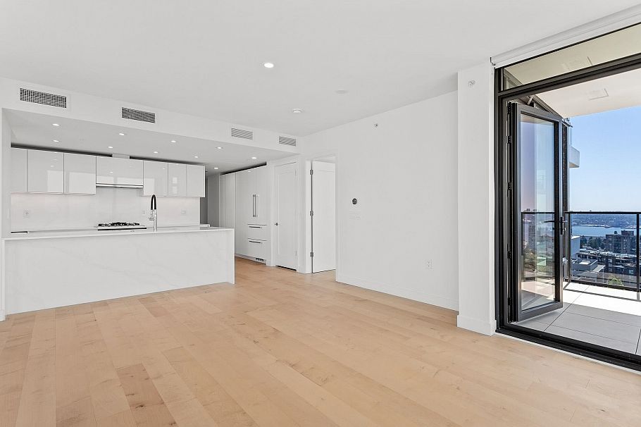 1506 135 E 13th Street North Vancouver, BC - 16