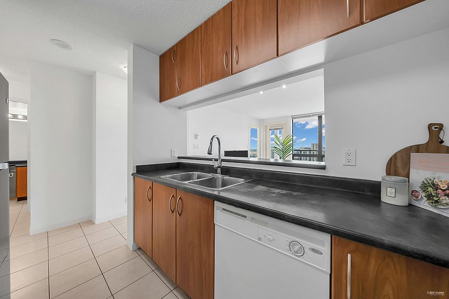 2008 3663 Crowley Drive Vancouver, BC - 9