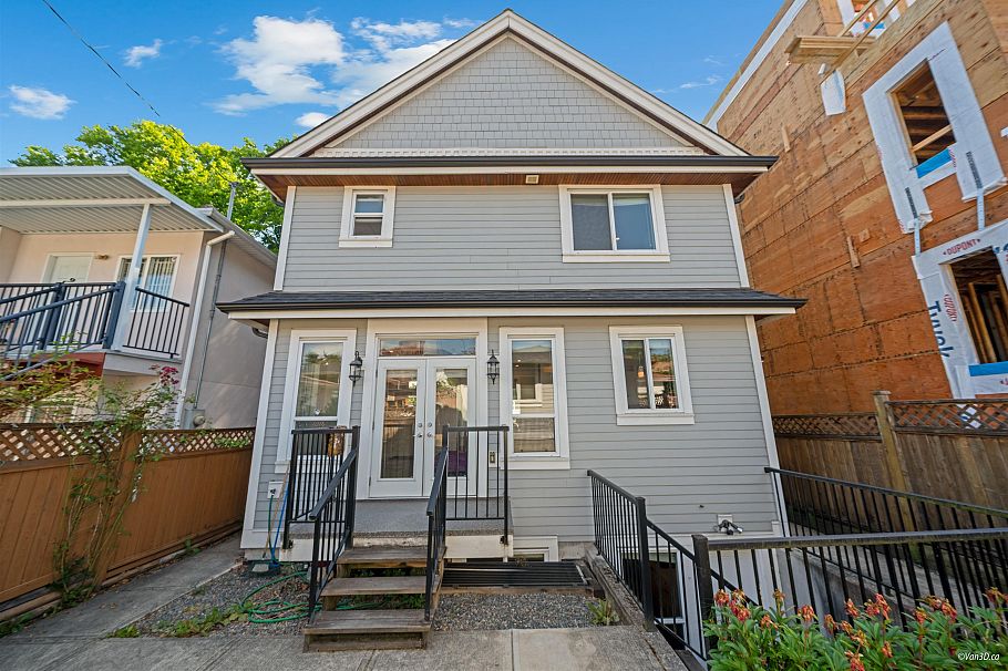 5319 Chambers Street Vancouver, BC - 32