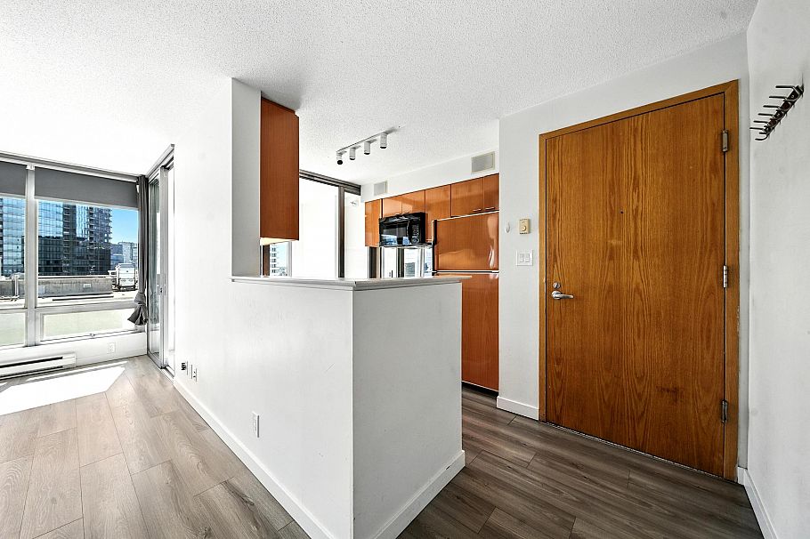 3004 1200 W Georgia Street Vancouver, BC - 5