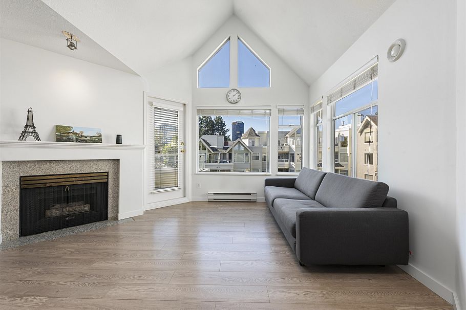 310 3638 Rae Avenue Vancouver, BC - 1