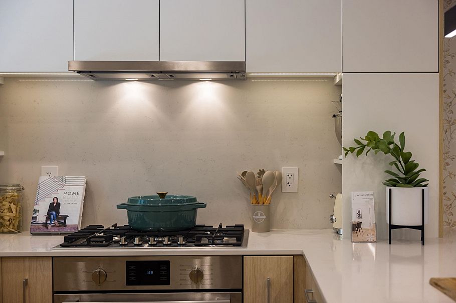 311 342 Mountain Highway North Vancouver, BC - 6