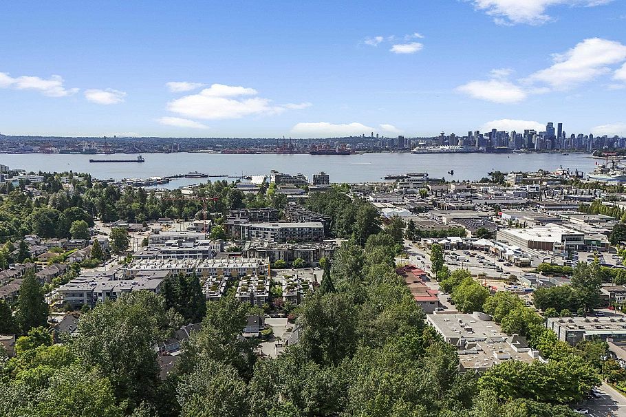 302 827 W 16 Street North Vancouver, BC - 25