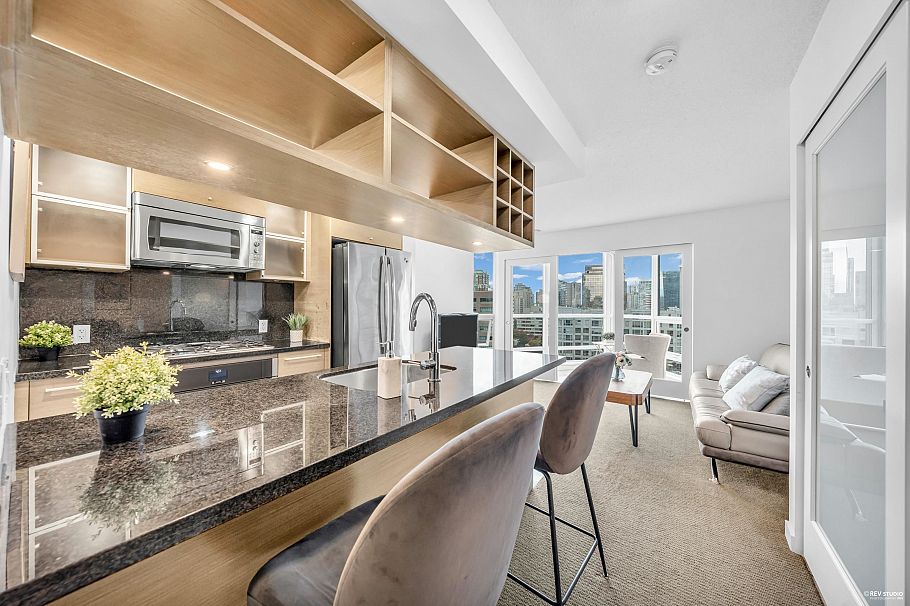 1210 833 Seymour Street Vancouver, BC - 1