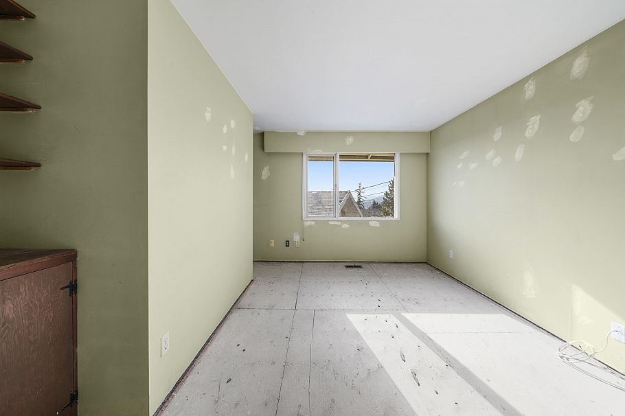 437 E 29th Street North Vancouver, BC - 20