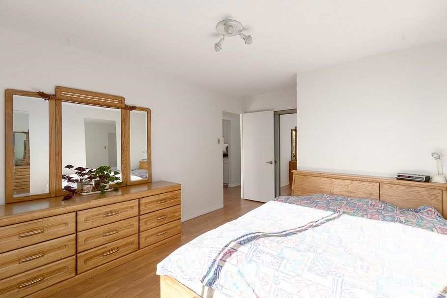 116 1345 Chesterfield Avenue North Vancouver, BC - 12