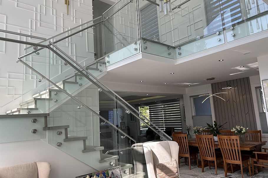 Main 4005 BOND STREET, Burnaby BC V5H 1E8 Burnaby, BC - 3