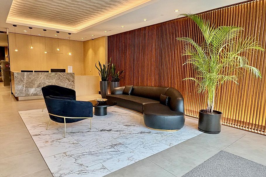 1609 125 E 14th Street North Vancouver, BC - 14