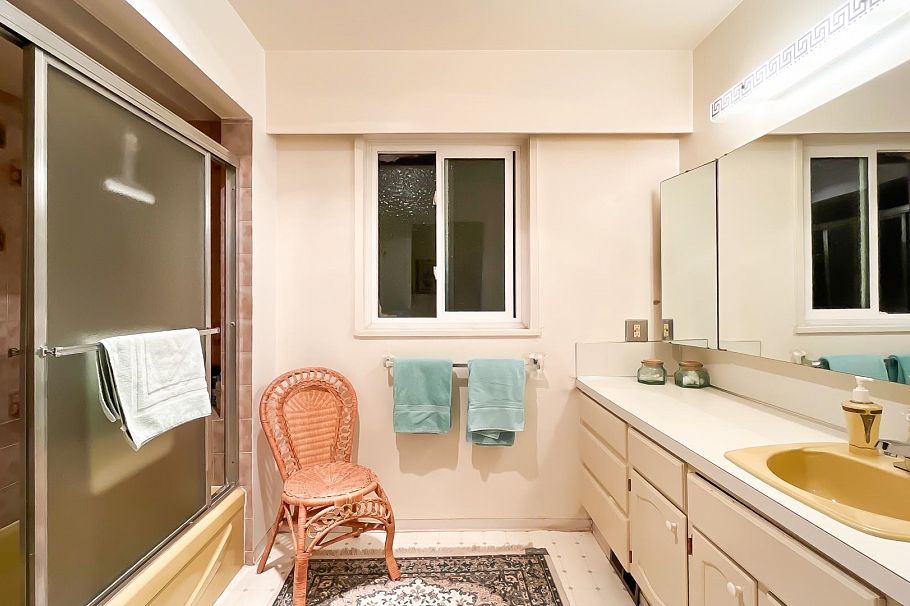 4680 W 15th Avenue Vancouver, BC - 34