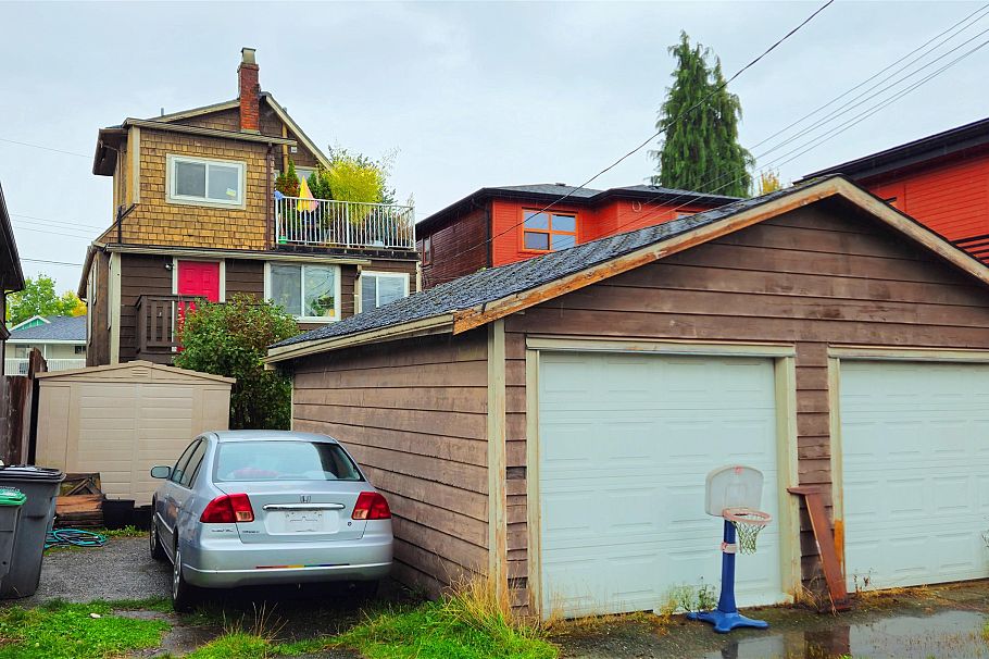 1072 E 55th Avenue Vancouver, BC - 20