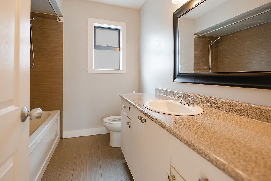 upper 5120 FAIRMONT, Vancouver BC V5R 3V3 Vancouver, BC - 10