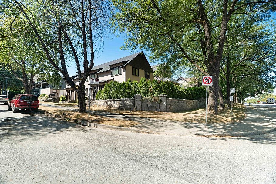 314 W 12th Avenue Vancouver, BC - 13