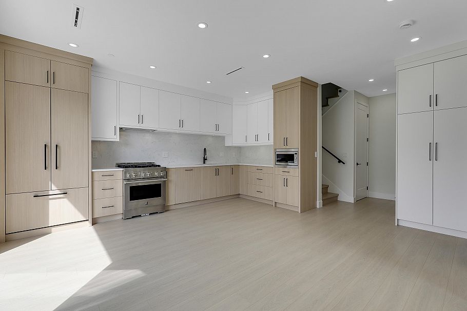 2 3695 E 26 Avenue Vancouver, BC - 15