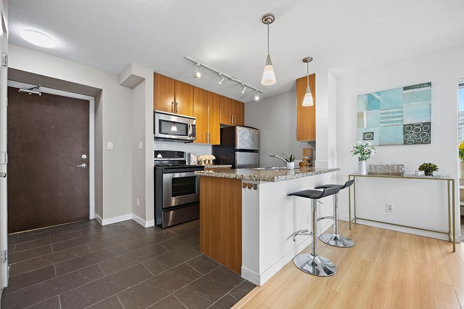 2806 688 Abbott Street Vancouver, BC - 3