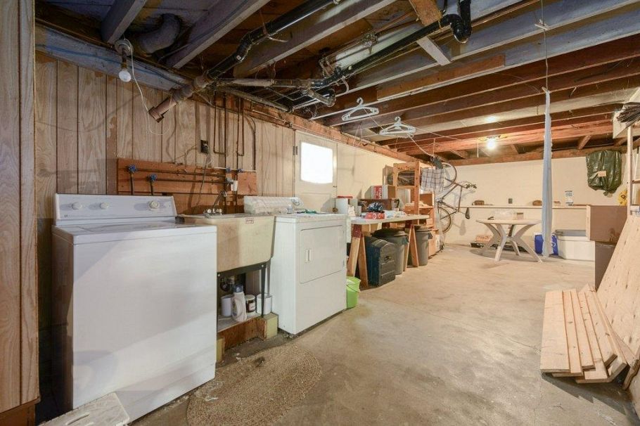 535 W 15th Street North Vancouver, BC - 20