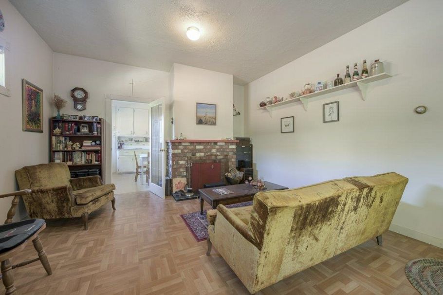 535 W 15th Street North Vancouver, BC - 6