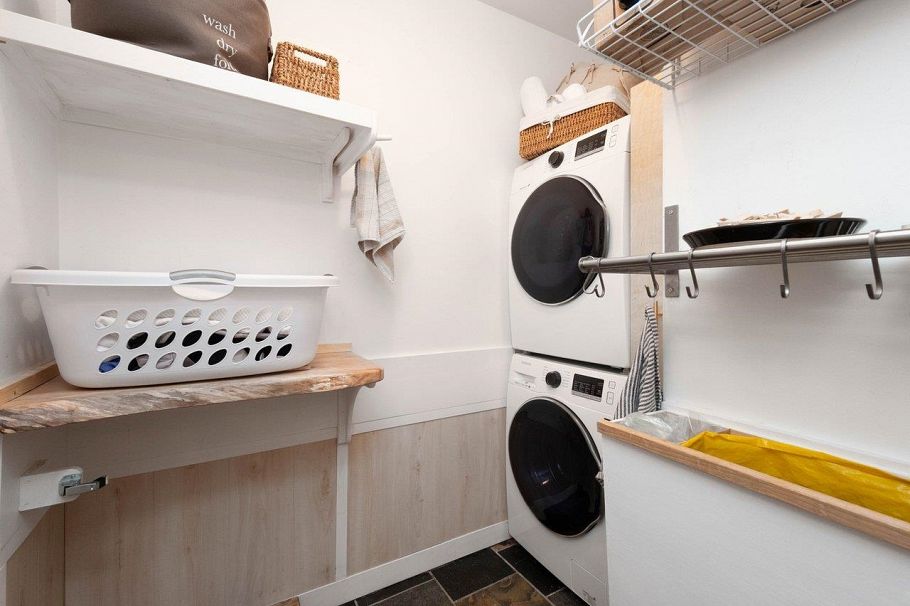 9 2151 Banbury Road North Vancouver, BC - 25