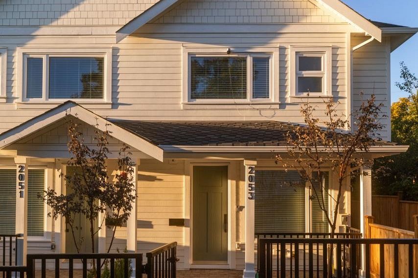 2053 E 4th Avenue Vancouver, BC - 14