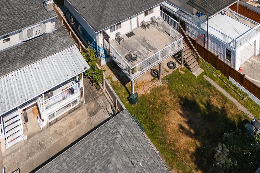 upper 5120 FAIRMONT, Vancouver BC V5R 3V3 Vancouver, BC - 16