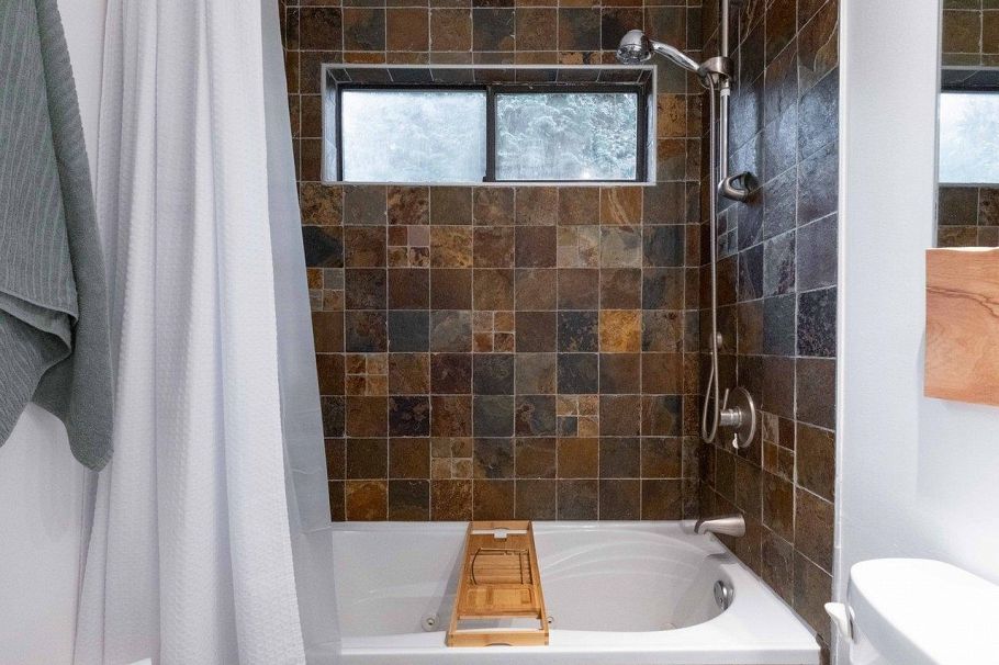 9 2151 Banbury Road North Vancouver, BC - 22