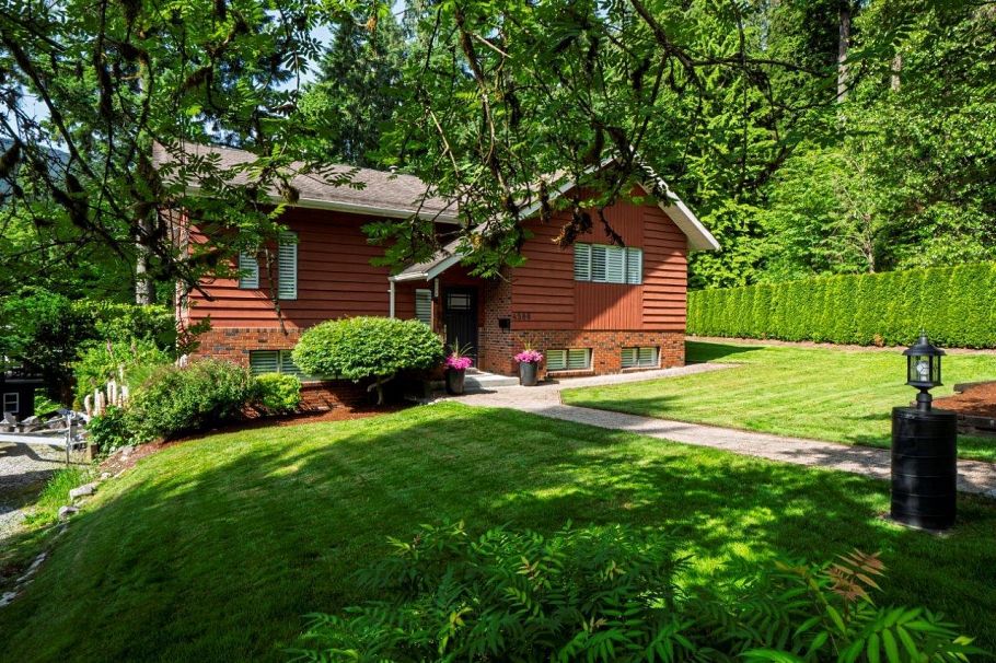 4588 Cliffmont Road North Vancouver, BC - 1