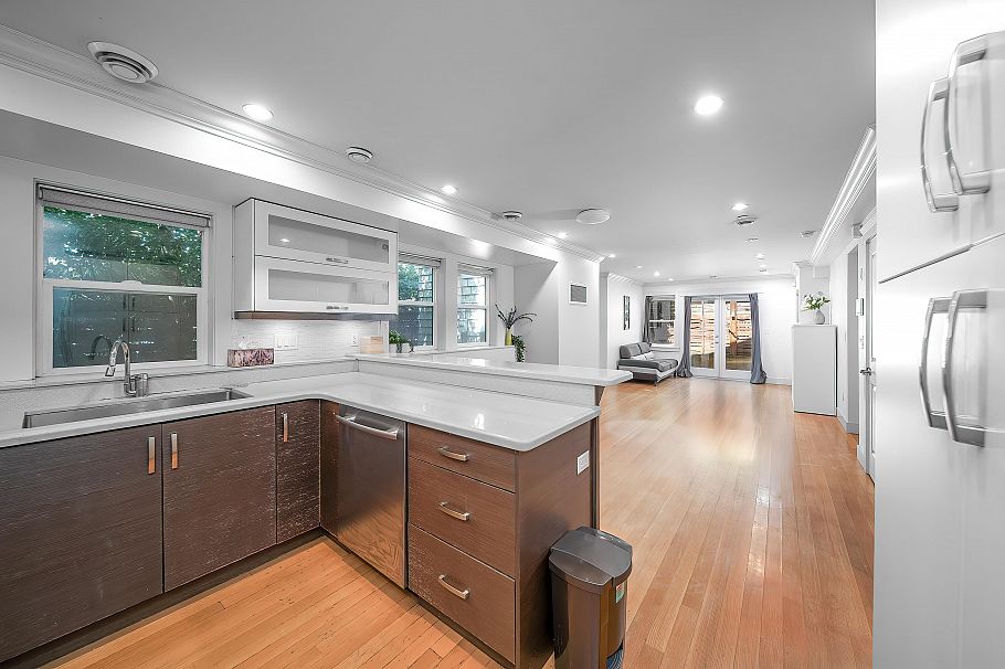 2388 Macdonald Street Vancouver, BC - 16