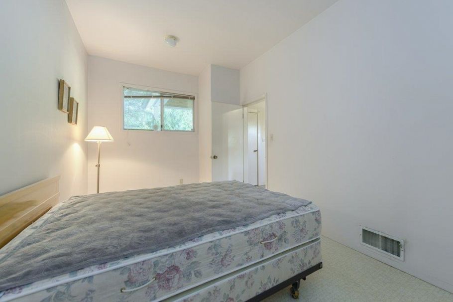 535 W 15th Street North Vancouver, BC - 15