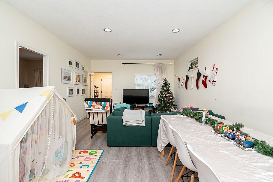 156 E 53rd Avenue Vancouver, BC - 4