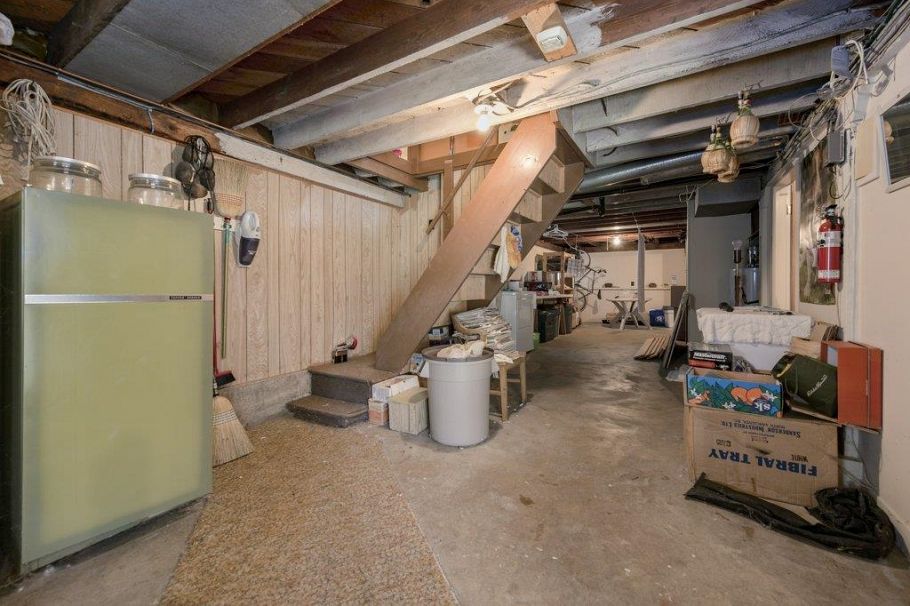 535 W 15th Street North Vancouver, BC - 18