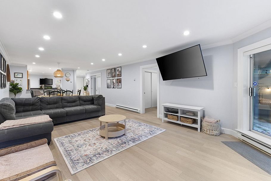 102 1500 Ostler Court North Vancouver, BC - 5